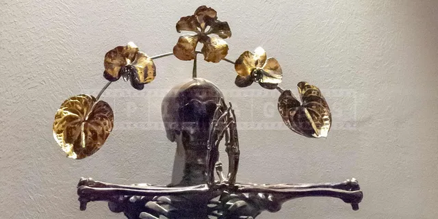 Future of the Planet sculpture by Mark Quinn 2009