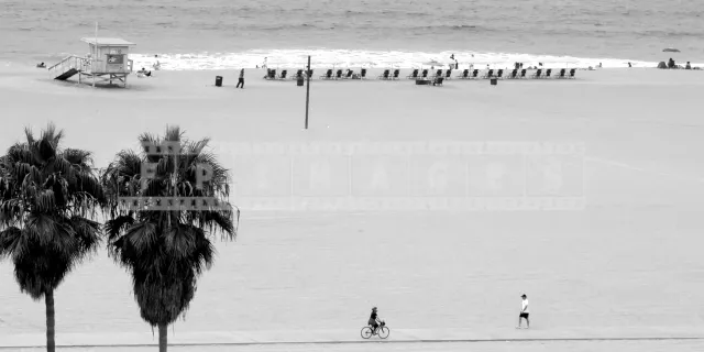 Santa Monica beachfront hiking, running, biking path