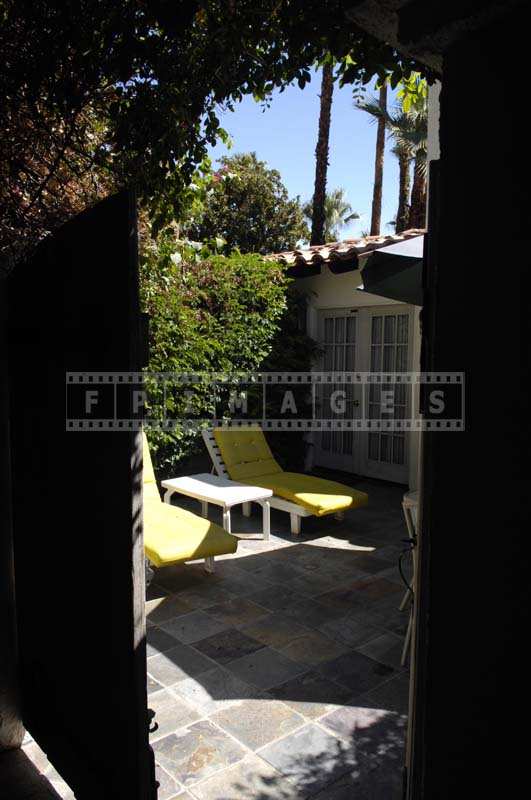 Elegant patio to relax in the shade
