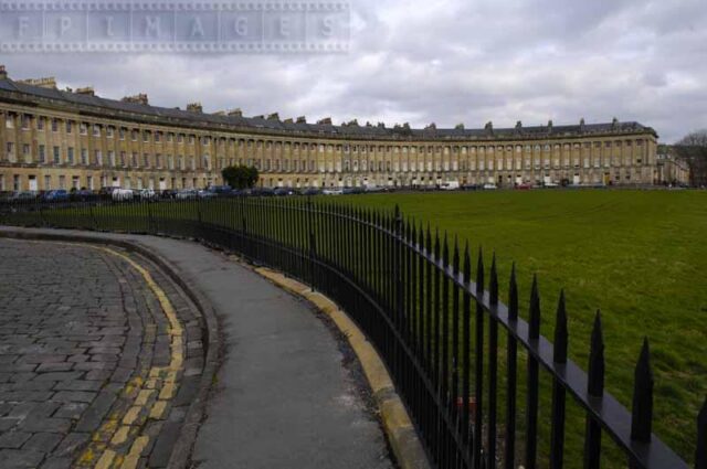 Curved fence and road around the Royal Crescent