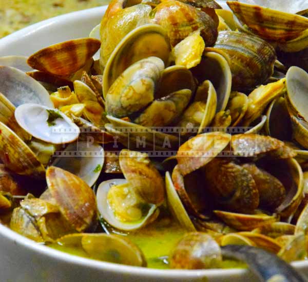 Caesars Atlantic City buffet food pictures - steamed clams