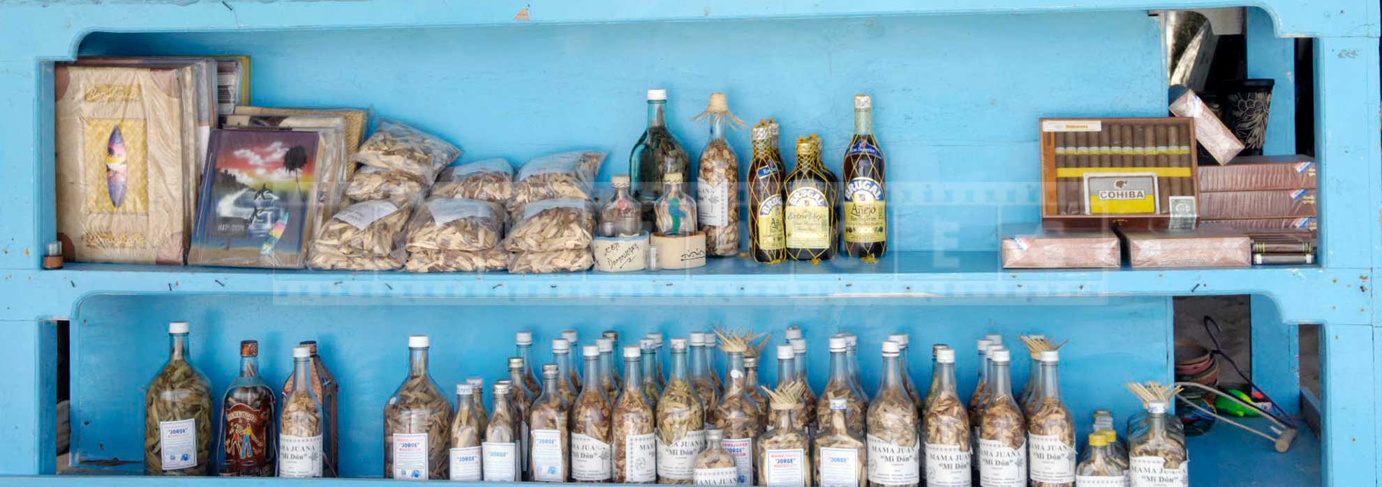 Original Dominican gift ideas – mamajuana and cigars