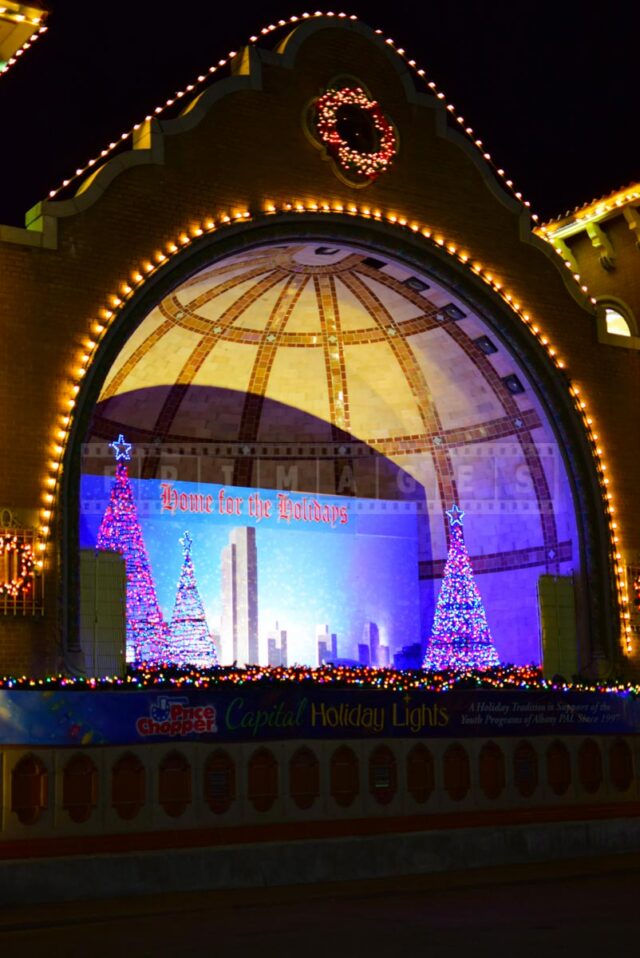 Lakehouse dome with xmas wreath and xmas trees