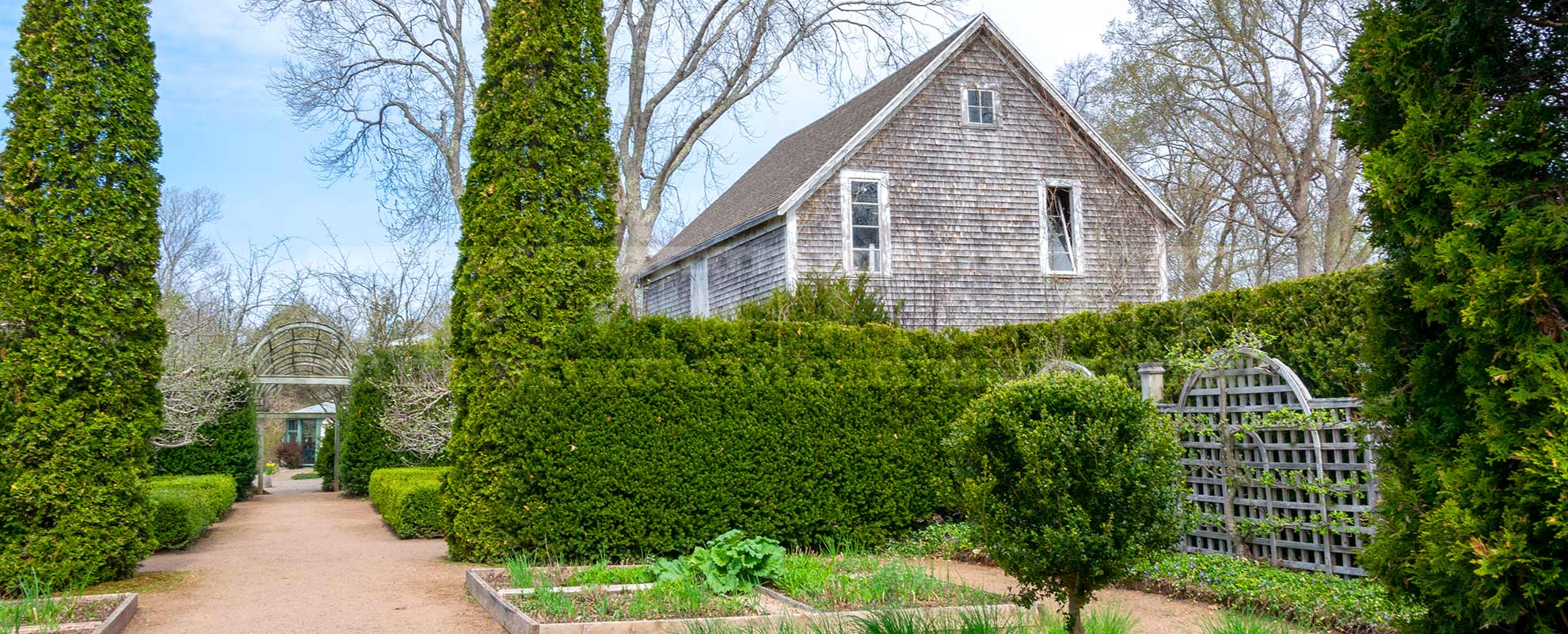 Pretty garden walk at the botanical gardens