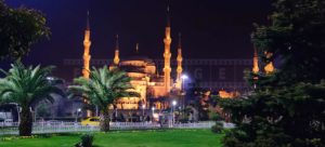 Blue Mosque Isanbul lit up at night