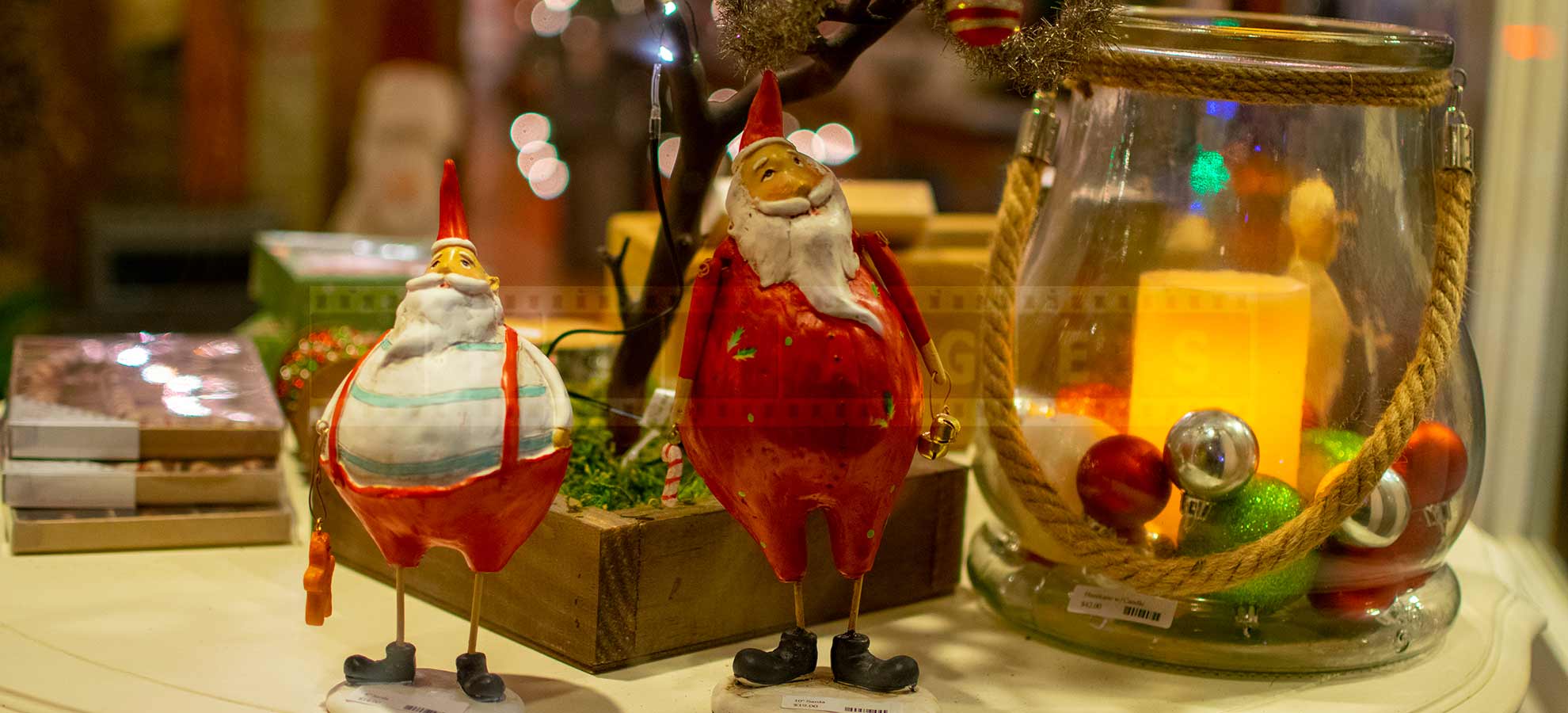 Retro style Sanat's figurines in the window display