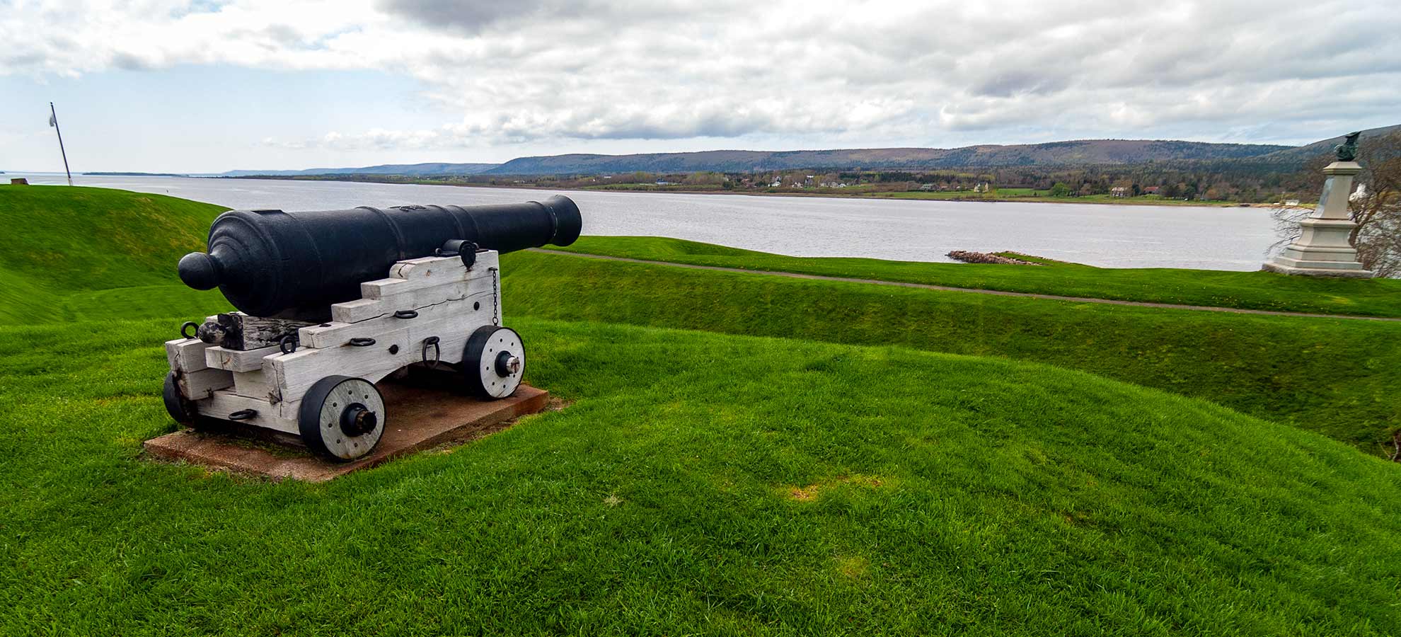 old cannon and Annapolis river at historic fort